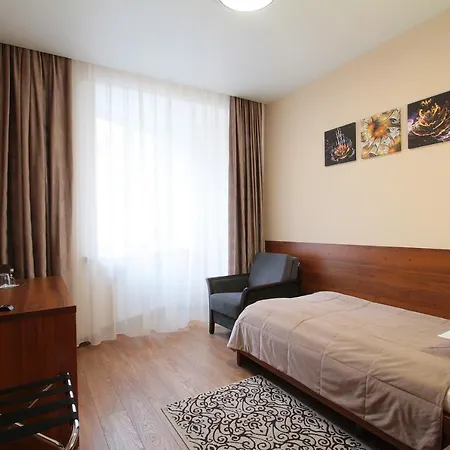 Express Hotel *