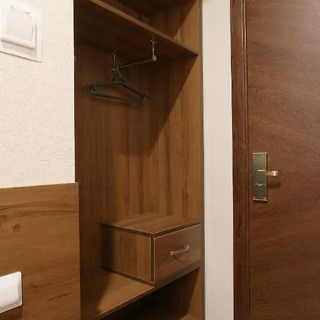 Express Hotel *